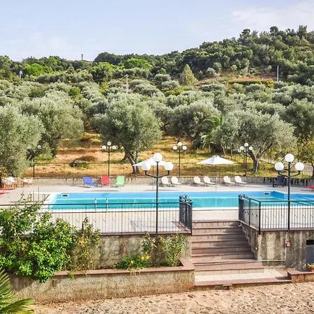 Holiday home Awesome In With House Sea View