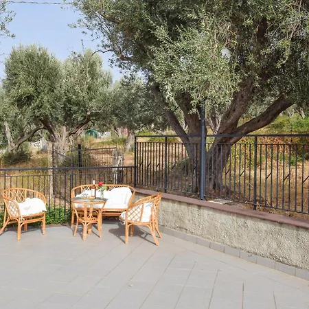 Holiday home Awesome In With House Sea View