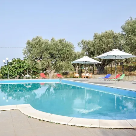 Awesome In With House Sea View