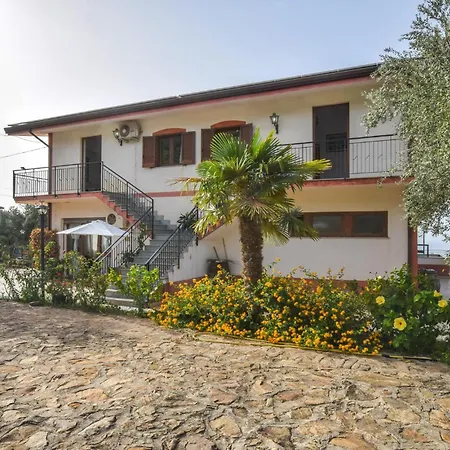 Awesome In With House Sea View *